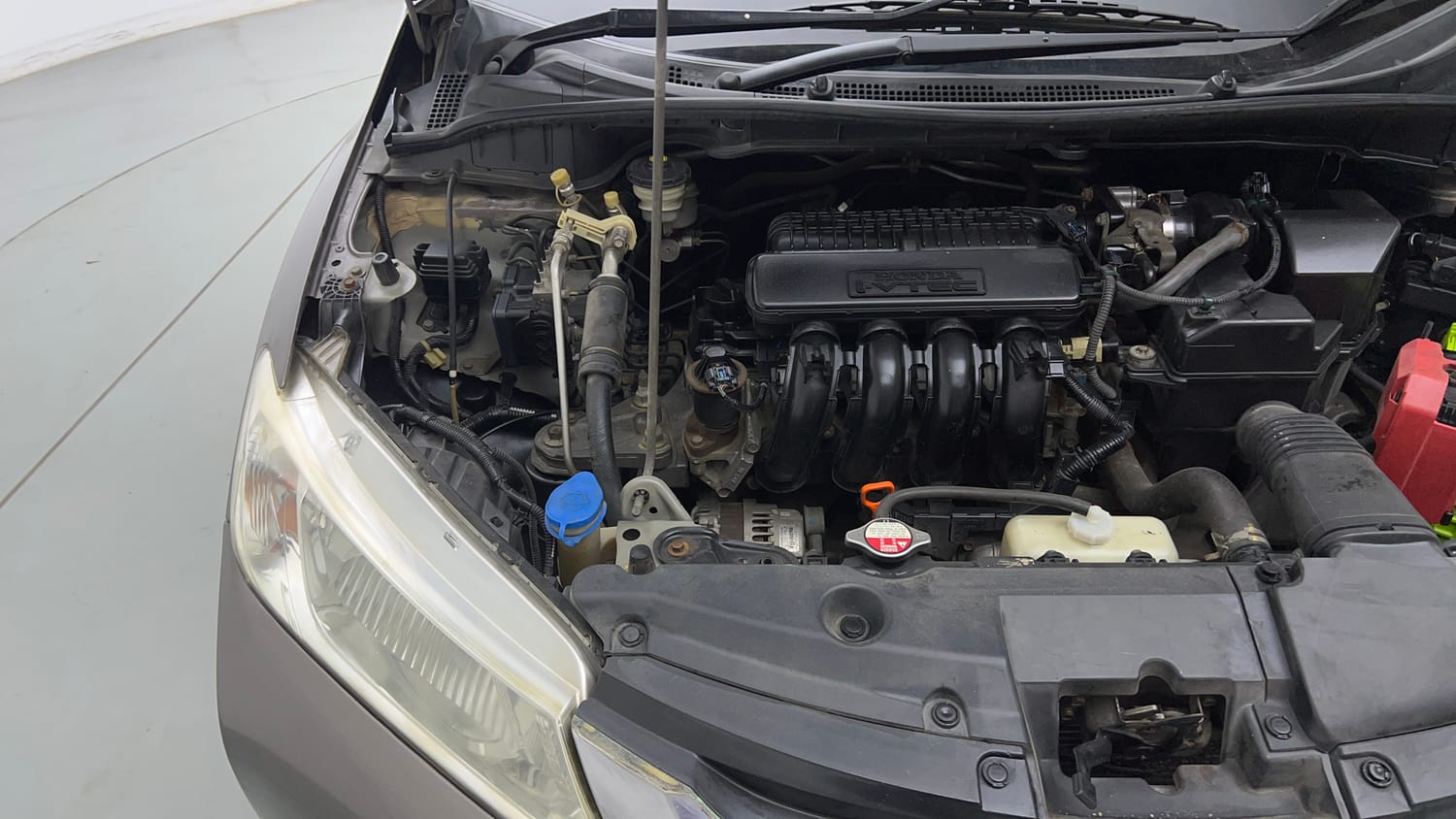 Used 2015 Honda City SV Petrol Manual engine ENGINE RIGHT SIDE VIEW