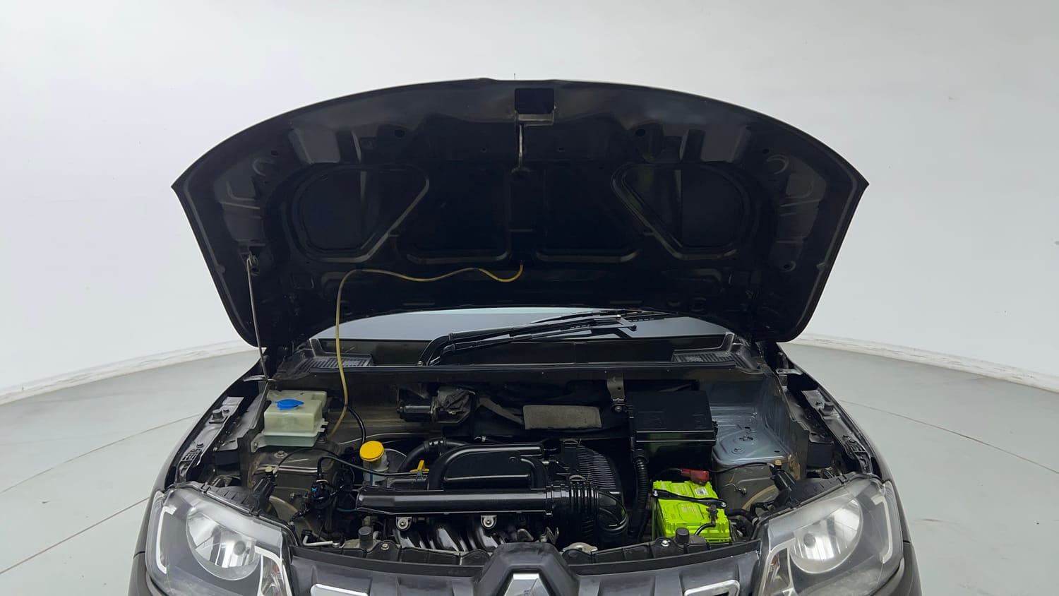 Used 2018 Renault Kwid CLIMBER 1.0 Petrol Manual engine ENGINE & BONNET OPEN FRONT VIEW