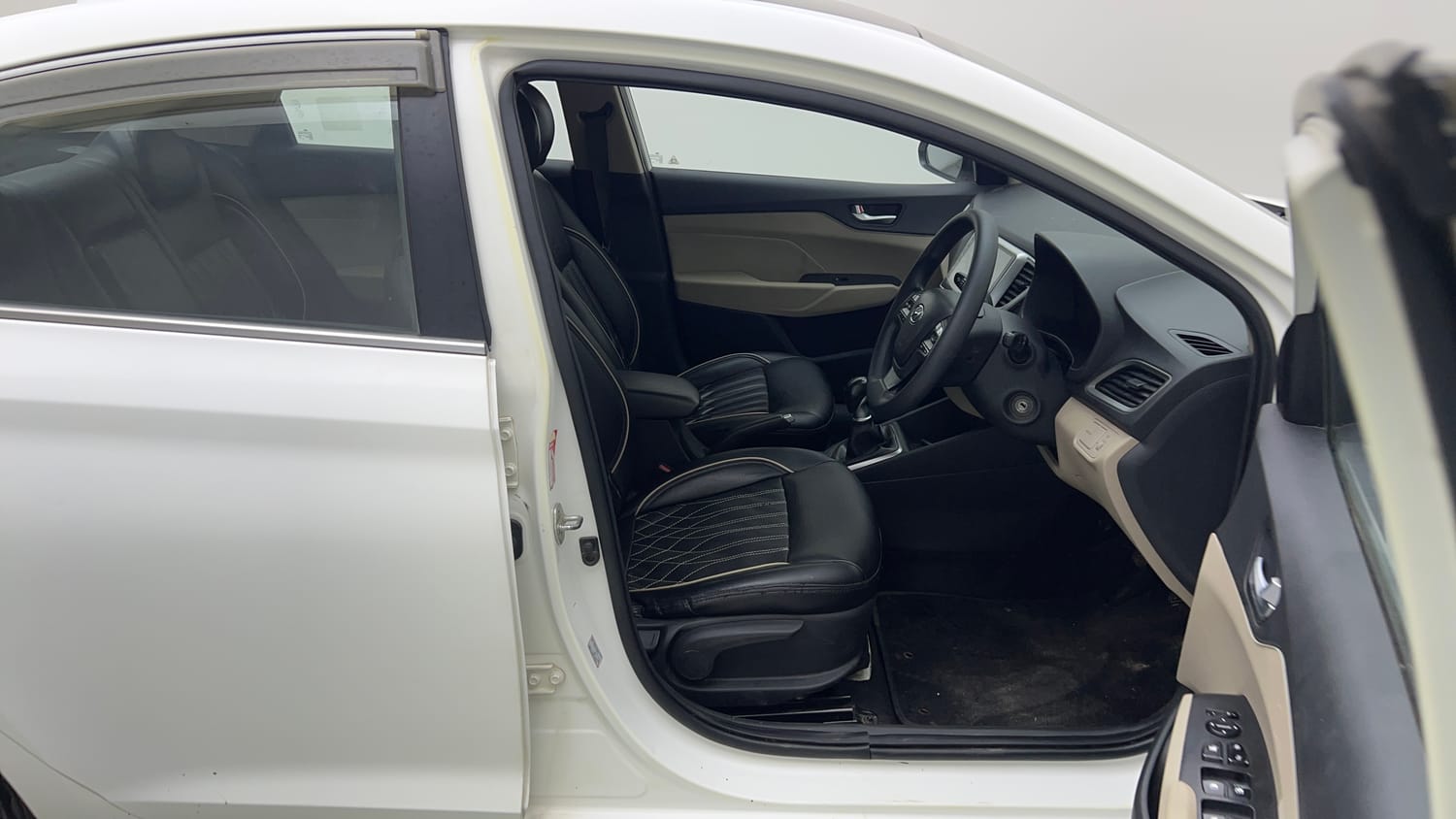 Used 2019 Hyundai Verna EX 1.4 VTVT Petrol Manual interior RIGHT SIDE FRONT DOOR CABIN VIEW