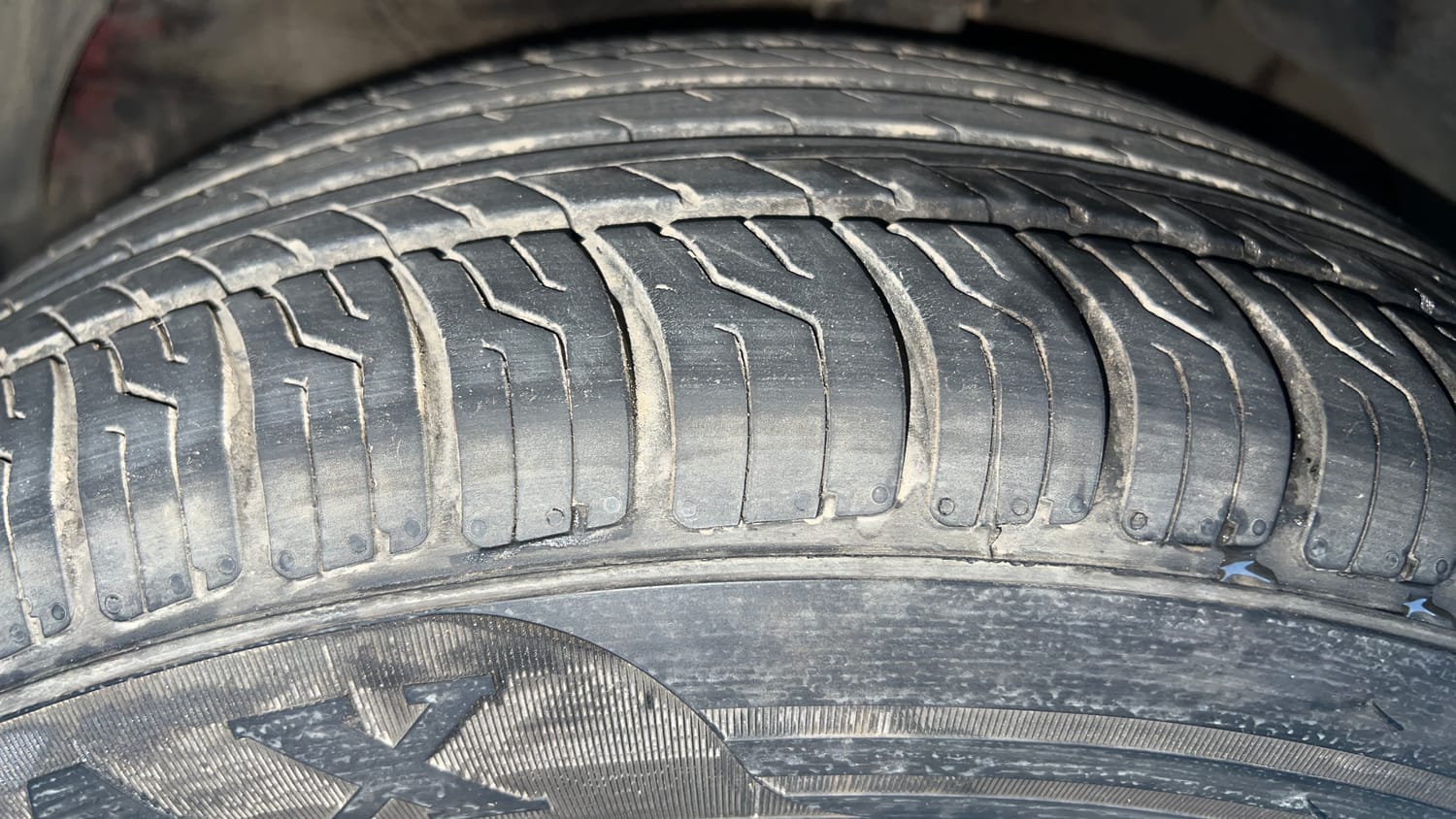Used 2019 Mahindra XUV 300 1.2 W6 Petrol Manual tyres LEFT FRONT TYRE TREAD VIEW