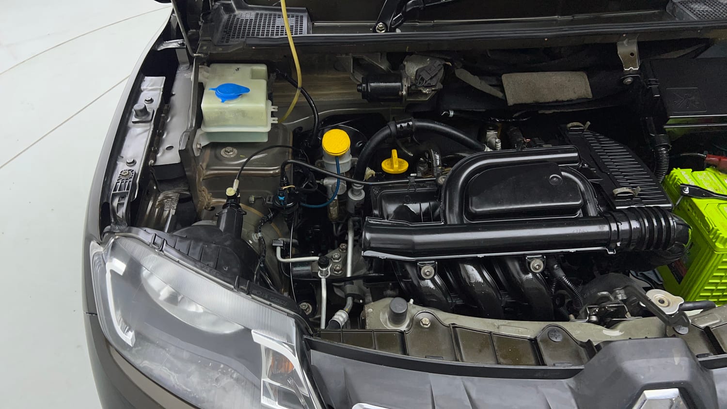 Used 2018 Renault Kwid CLIMBER 1.0 Petrol Manual engine ENGINE RIGHT SIDE VIEW
