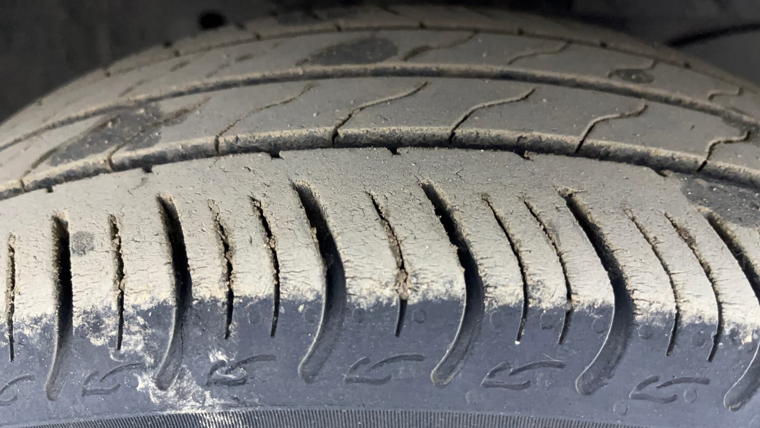 Used 2023 Honda Amaze VX 1.2 Petrol MT Petrol Manual tyres RIGHT FRONT TYRE TREAD VIEW