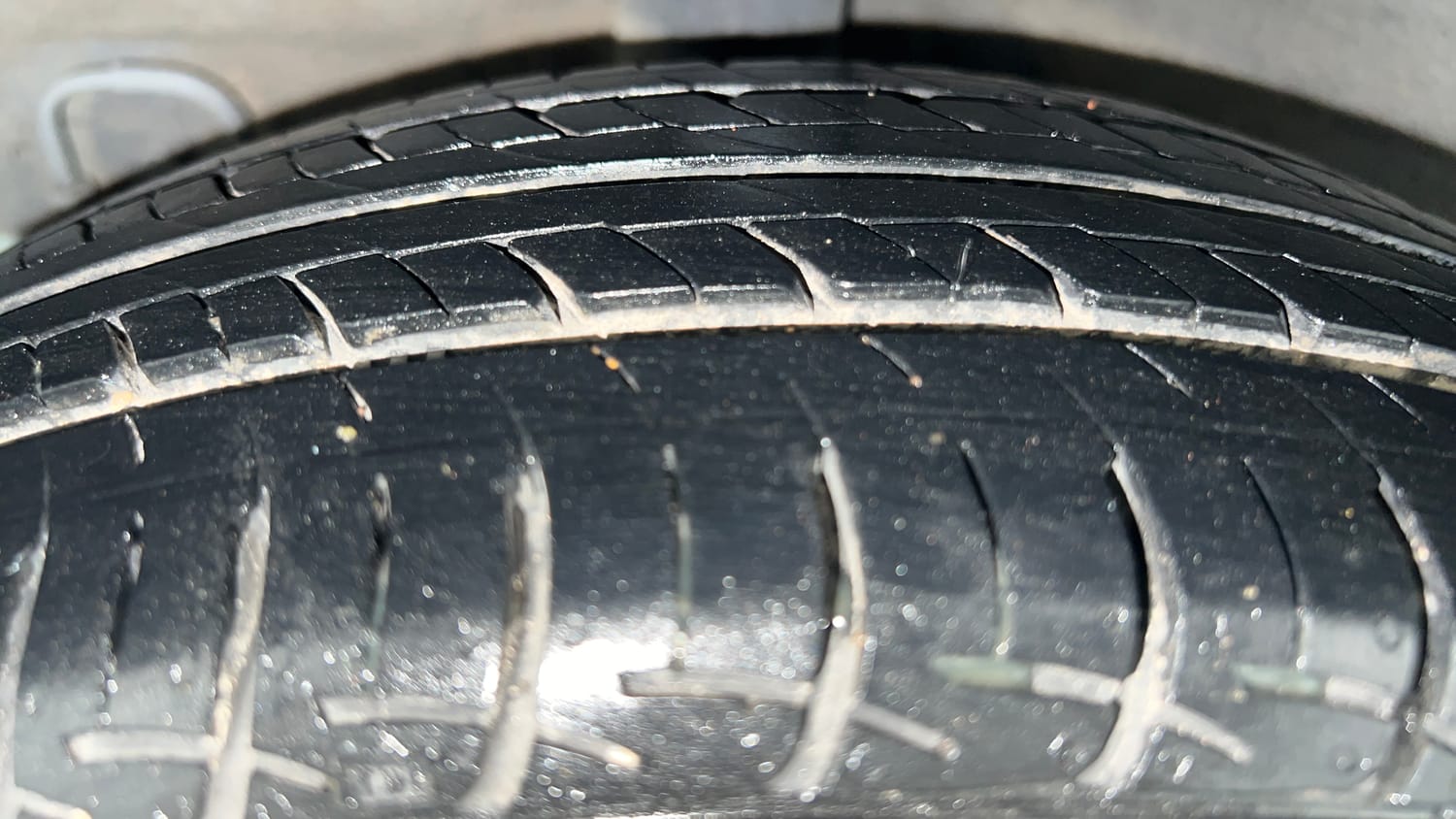 Used 2015 Hyundai Grand i10 Sportz 1.2 Kappa VTVT Petrol Manual tyres RIGHT REAR TYRE TREAD VIEW