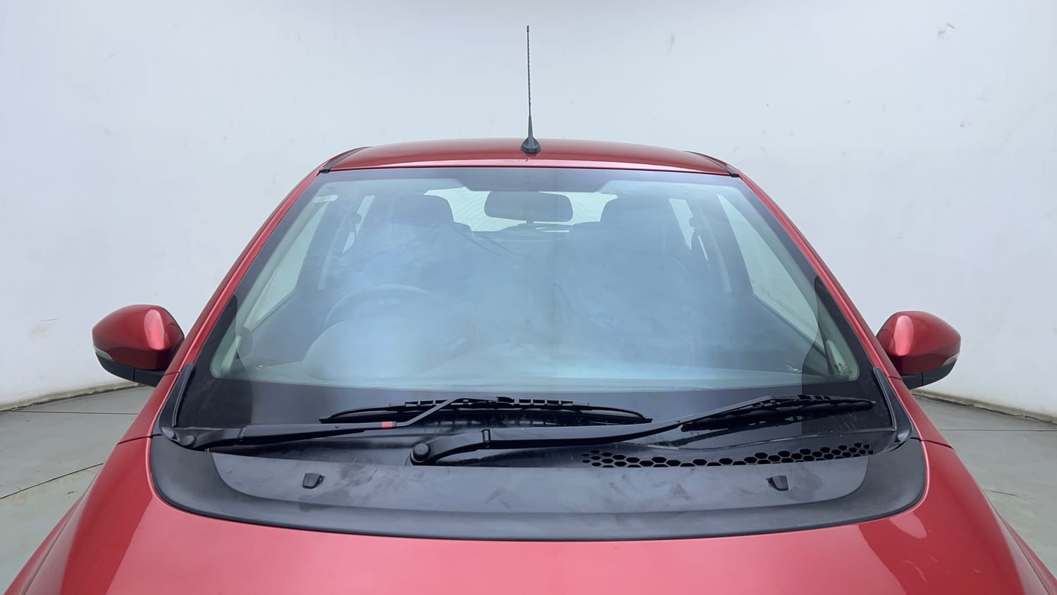 Used 2018 Tata Tiago Revotorq XZ Diesel Manual exterior FRONT WINDSHIELD VIEW