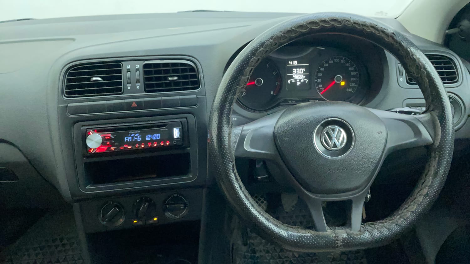 Used 2017 Volkswagen Ameo Trendline 1.2L (P) Petrol Manual interior STEERING VIEW