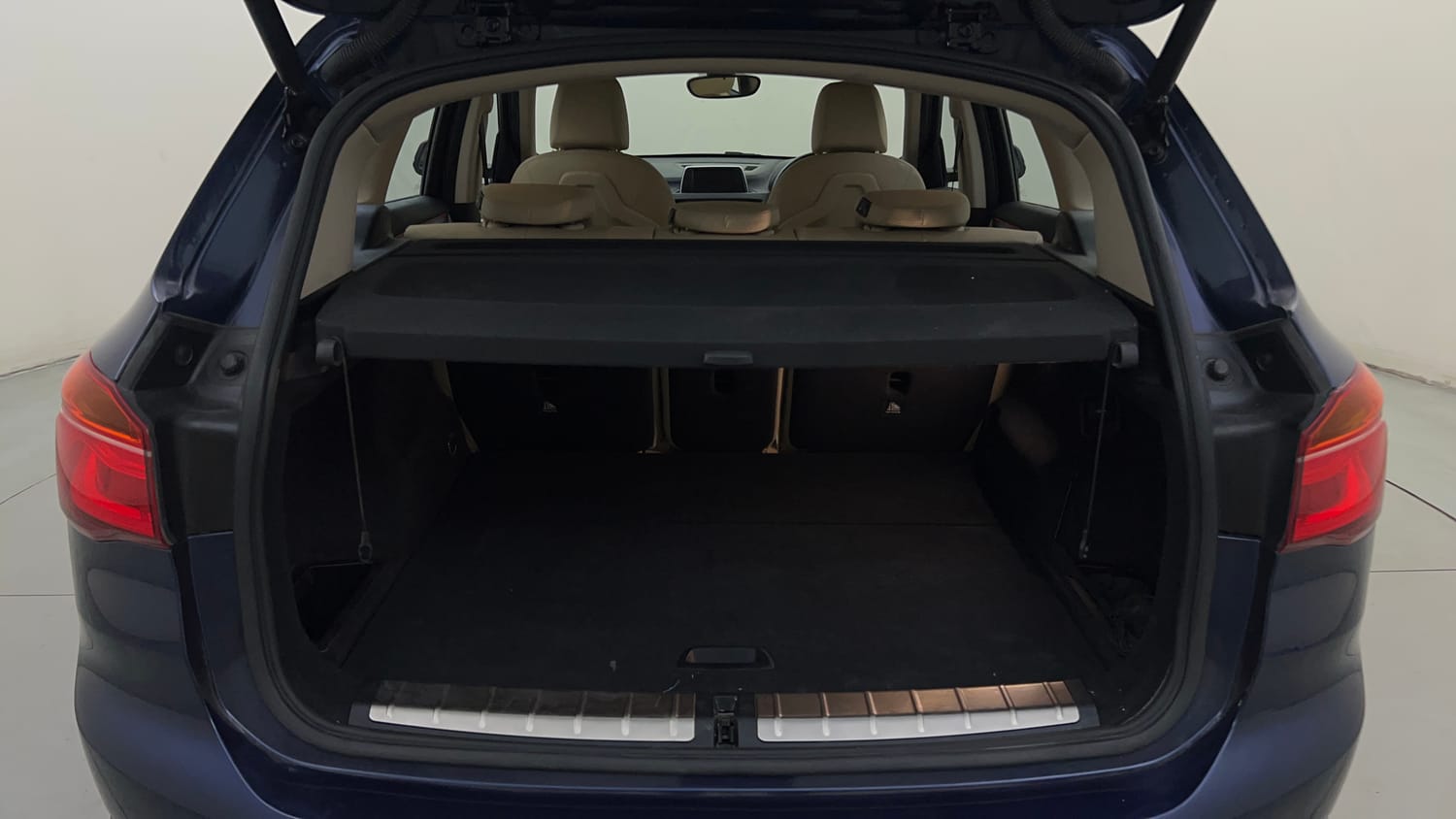 Used 2018 BMW X1 sDrive20d xLine Diesel Automatic interior DICKY INSIDE VIEW