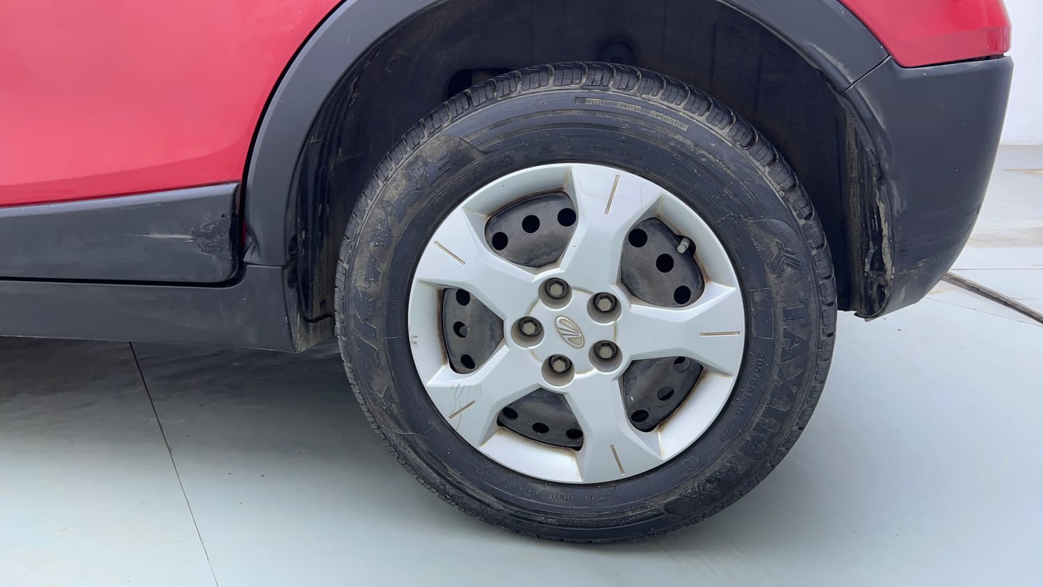 Used 2019 Mahindra XUV 300 1.2 W6 Petrol Manual tyres LEFT REAR TYRE RIM VIEW
