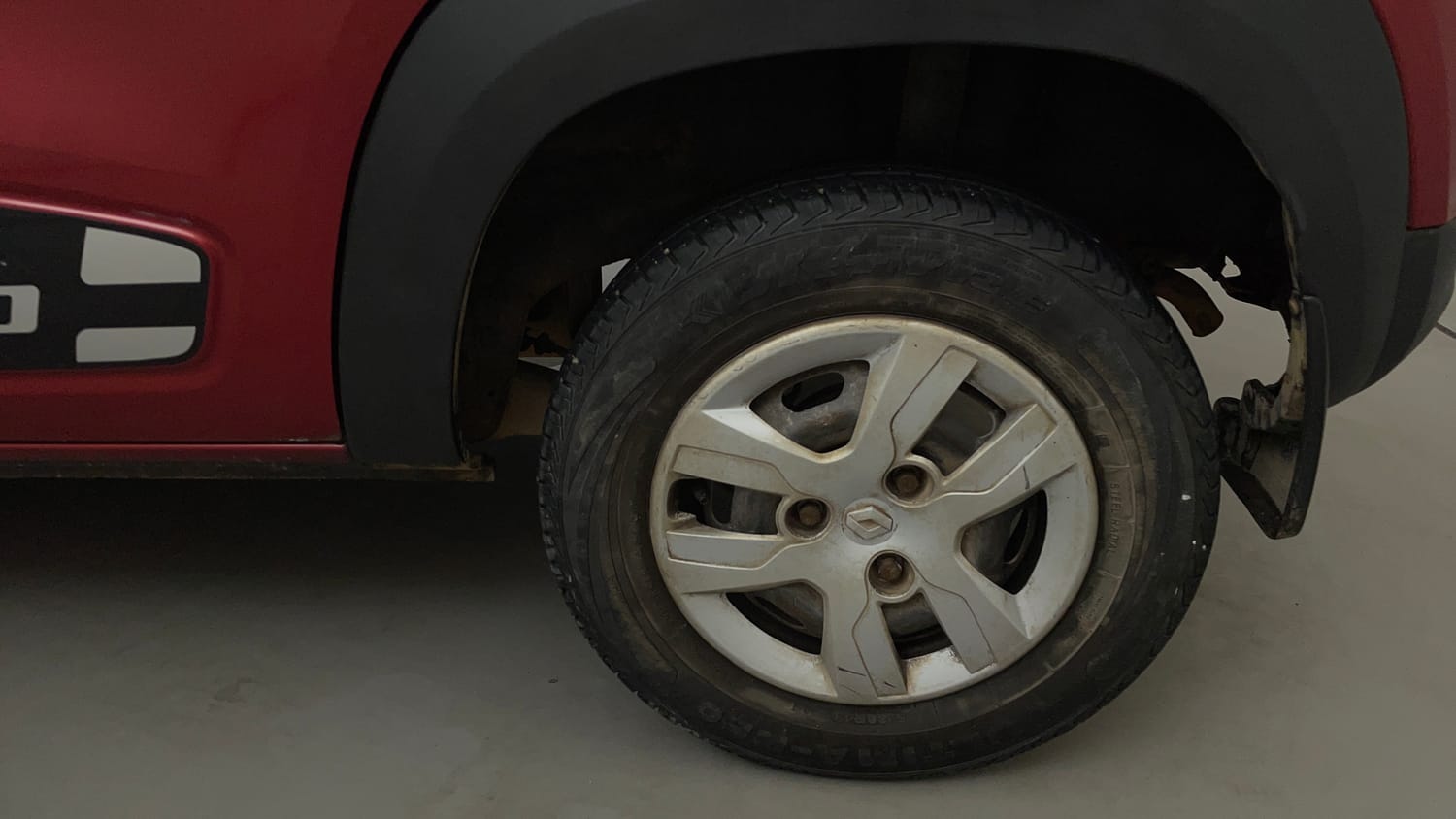 Used 2016 Renault Kwid 1.0 RXT Petrol Manual tyres LEFT REAR TYRE RIM VIEW