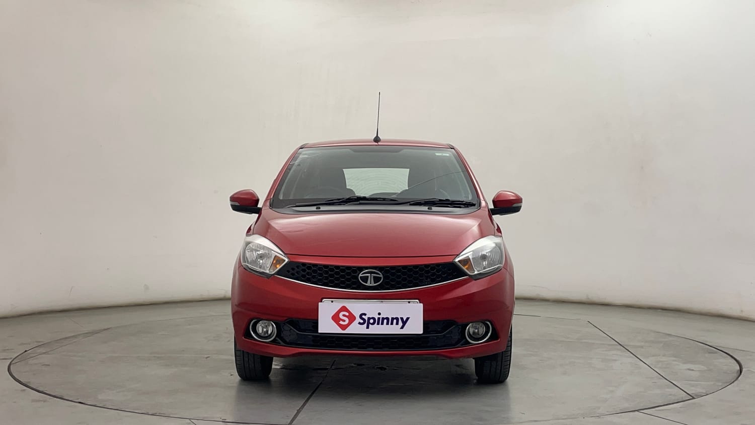 Used 2017 Tata Tiago Revotron XZ Petrol Manual exterior FRONT VIEW