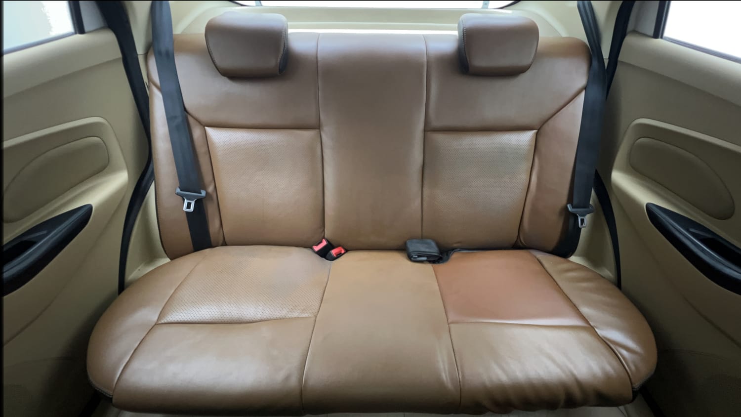 Used 2020 Ford Figo Aspire Titanium1.5 TDCi Diesel Manual interior REAR SEAT CONDITION VIEW