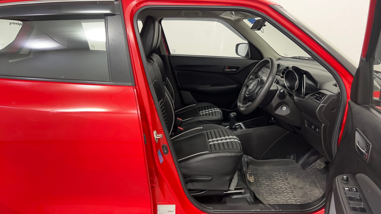 Used 2021 Maruti Suzuki Swift VXi AMT Petrol Automatic interior RIGHT SIDE FRONT DOOR CABIN VIEW