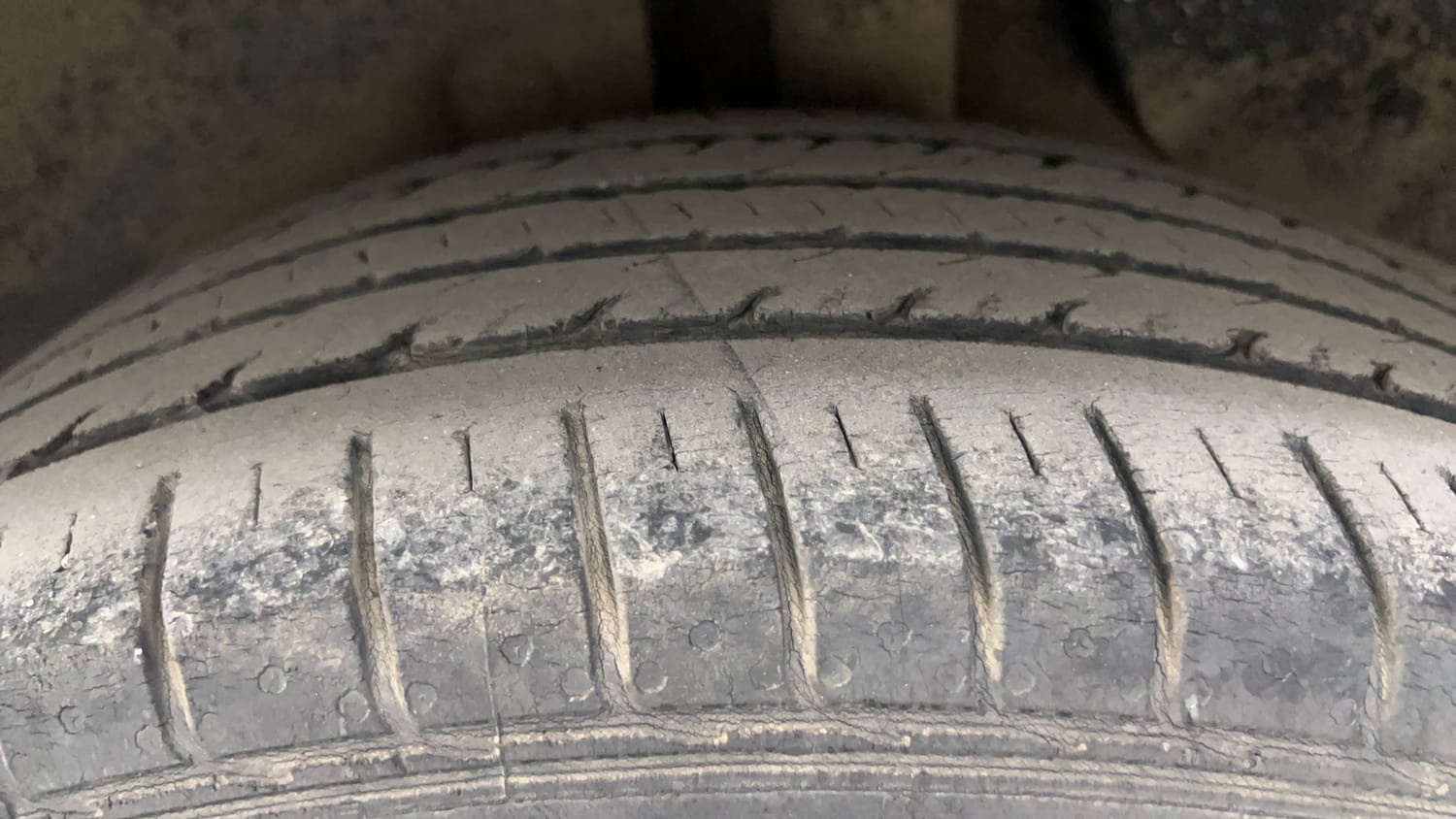 Used 2016 Hyundai Creta 1.6 SX Plus Petrol Petrol Manual tyres LEFT REAR TYRE TREAD VIEW