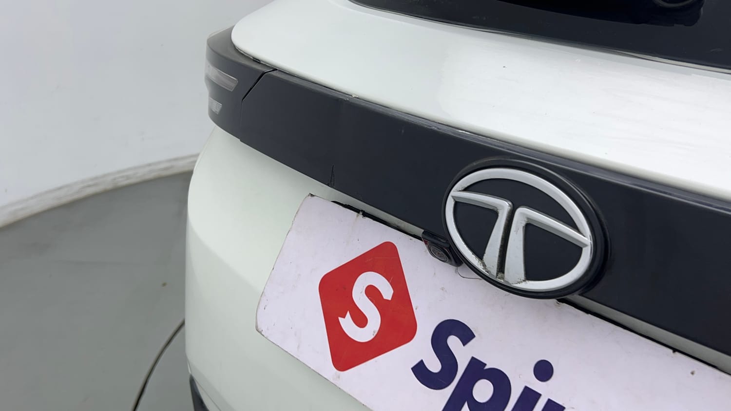 Used 2022 Tata Harrier XTA Plus Diesel Automatic dents MINOR DENT