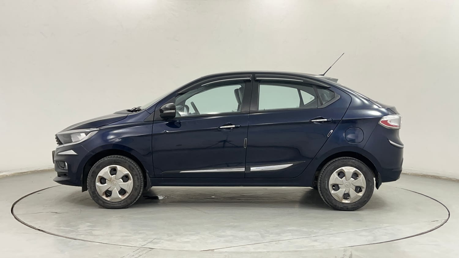 Used 2022 Tata Tigor XZ CNG Cng Manual exterior LEFT SIDE VIEW