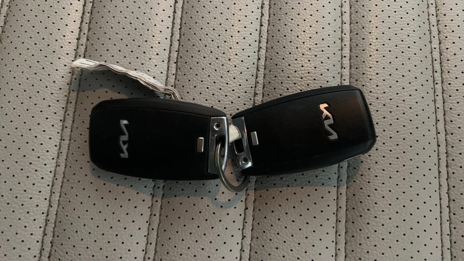 Used 2022 Kia Sonet HTX 1.5 Diesel Manual extra CAR KEY VIEW