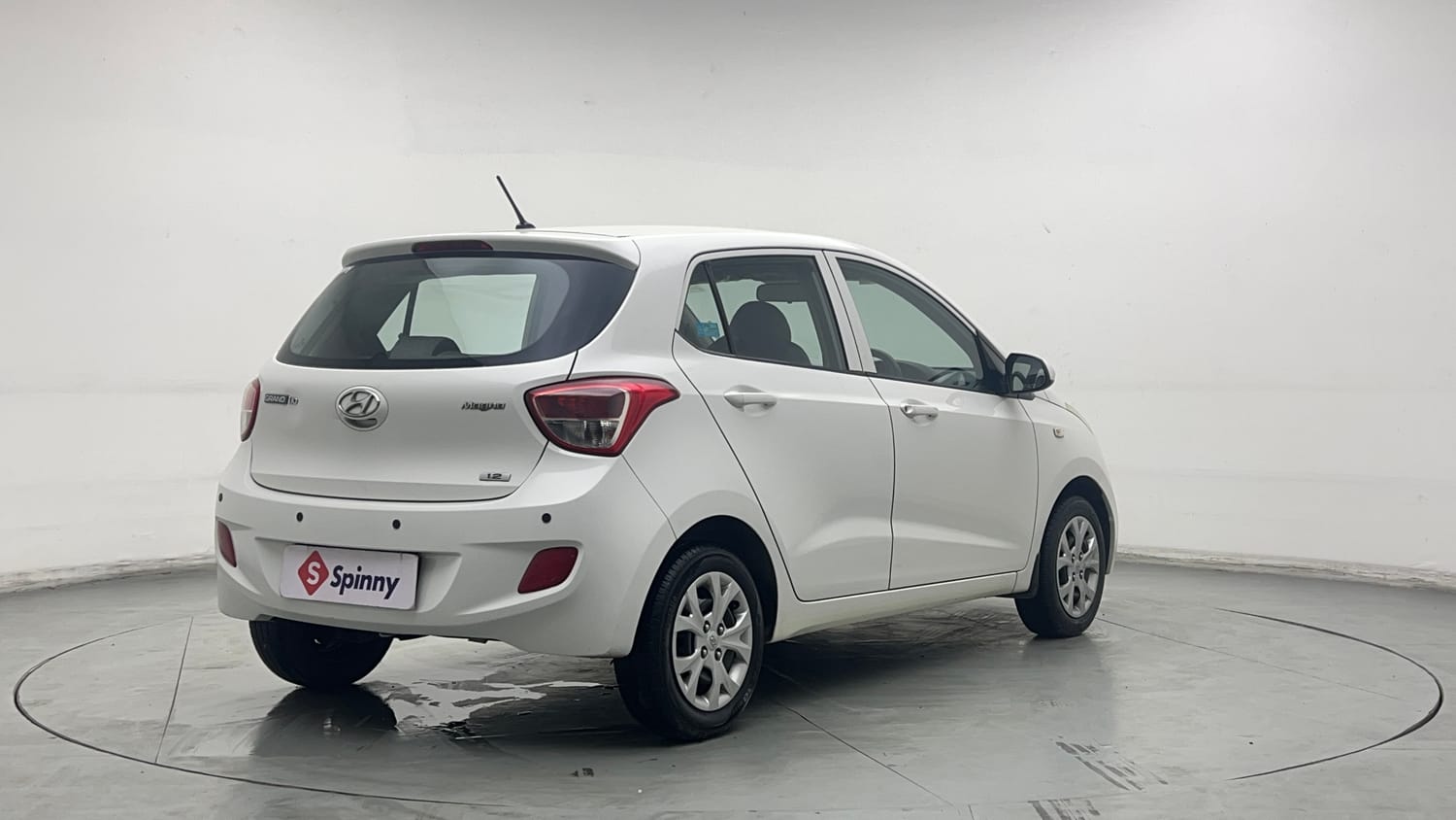 Used 2015 Hyundai Grand i10 Magna 1.2 Kappa VTVT Petrol Manual exterior RIGHT REAR CORNER VIEW
