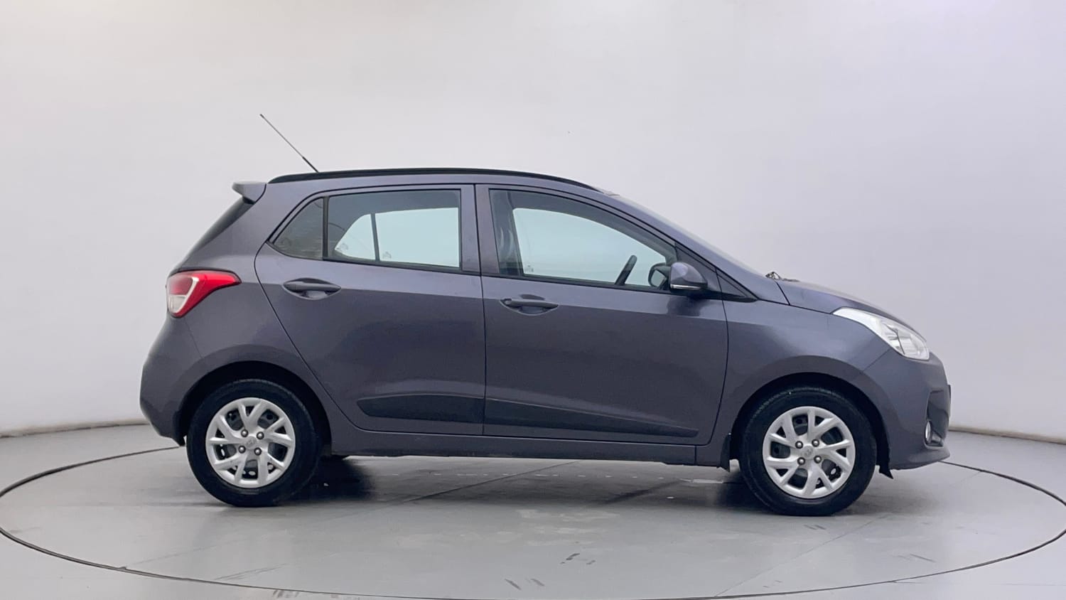 Used 2019 Hyundai Grand i10 Sportz 1.2 Kappa VTVT Petrol Manual exterior RIGHT SIDE VIEW