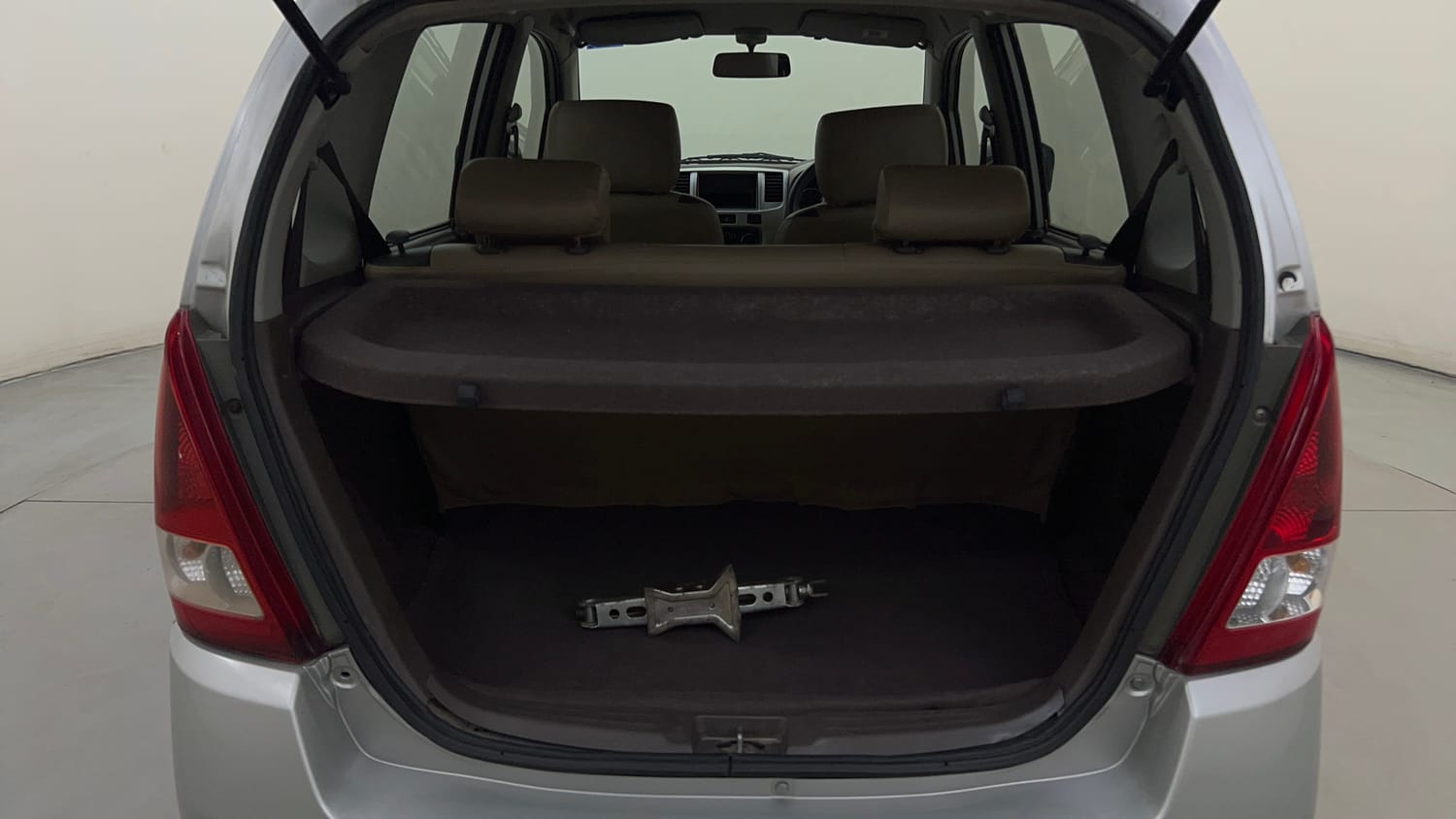 Used 2012 Maruti Suzuki Estilo VXi BS-IV Petrol Manual interior DICKY INSIDE VIEW