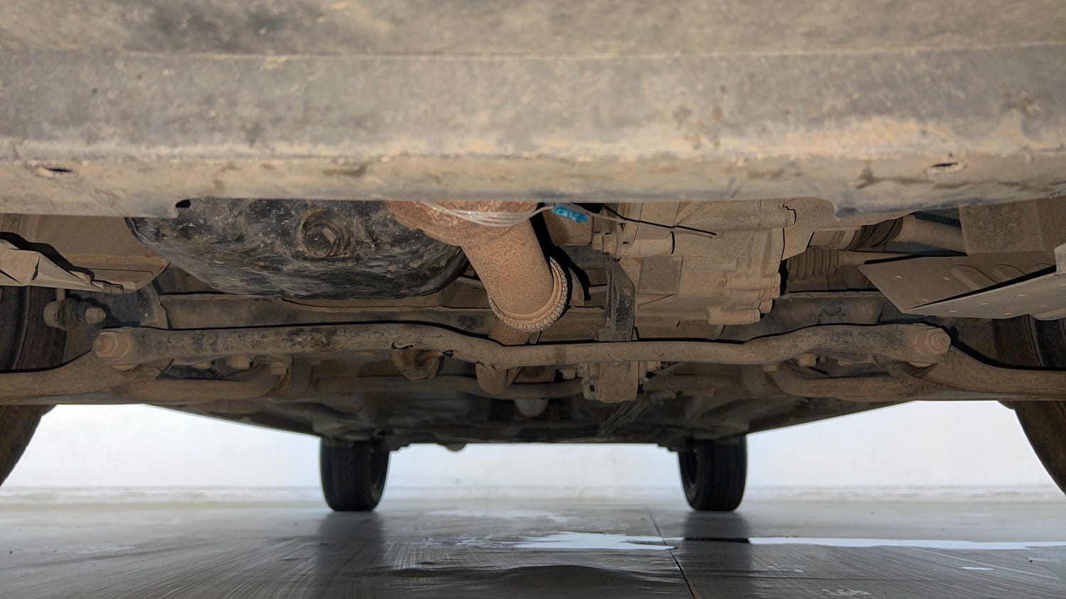 Used 2023 Tata Tigor XZ Plus CNG Leatherette Pack Cng Manual extra FRONT LEFT UNDERBODY VIEW