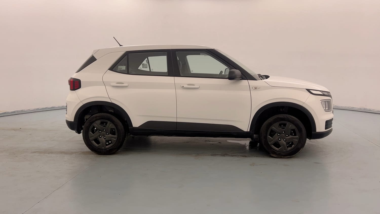 Used 2025 Hyundai Venue E 1.2 Petrol Petrol Manual exterior RIGHT SIDE VIEW