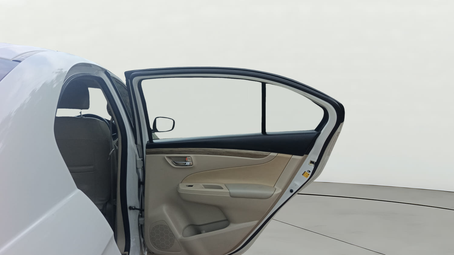 Used 2018 Maruti Suzuki Ciaz Delta Hybrid 1.5 Petrol Manual interior RIGHT REAR DOOR OPEN VIEW