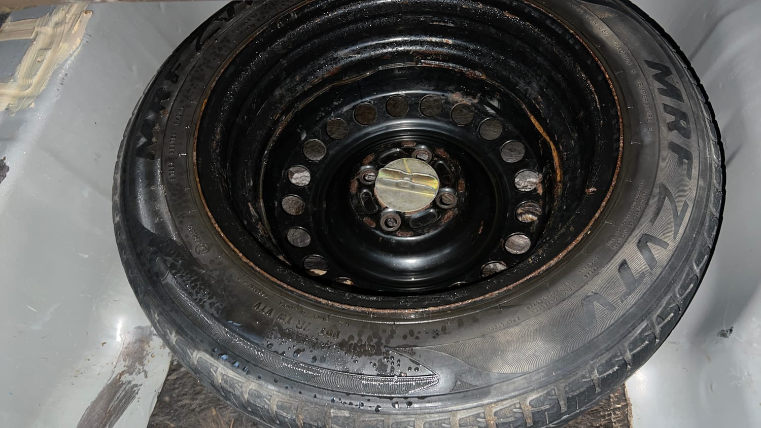 Used 2015 Honda City SV Petrol Manual tyres SPARE TYRE VIEW
