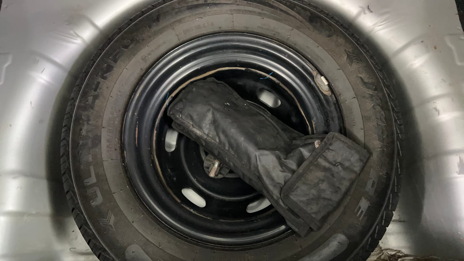 Used 2017 Datsun Redi-GO T (O) Petrol Manual tyres SPARE TYRE VIEW