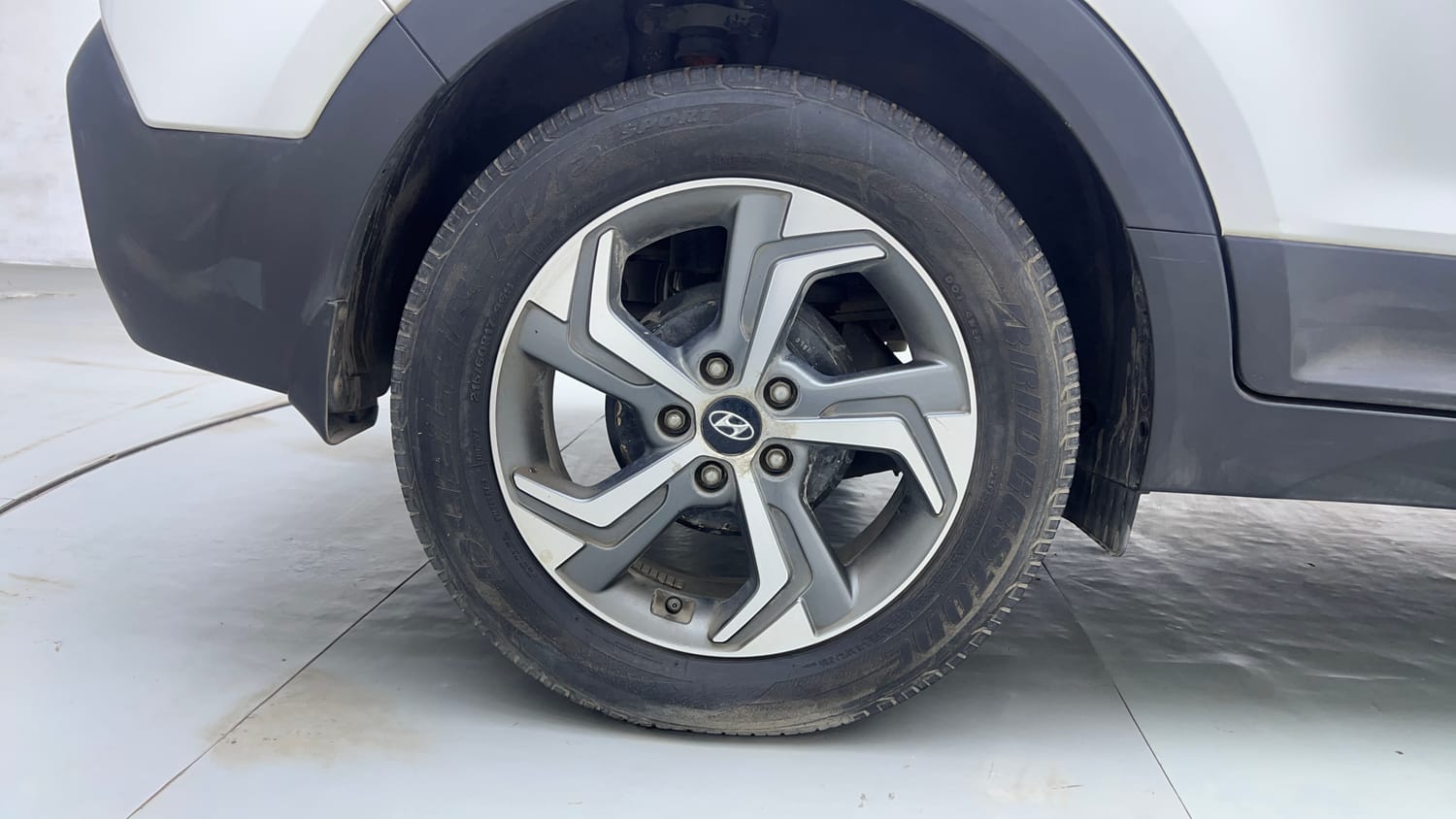 Used 2018 Hyundai Creta SX 1.6 Dual Tone Petrol Petrol Manual tyres RIGHT REAR TYRE RIM VIEW