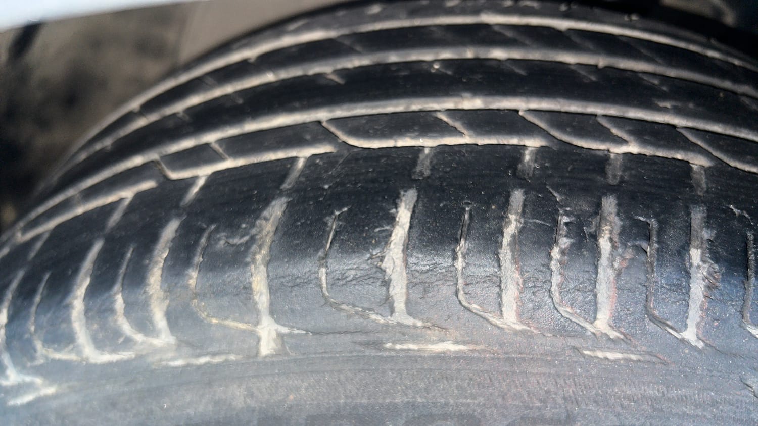Used 2021 Tata Nexon XZ Plus (S) Petrol Manual tyres LEFT FRONT TYRE TREAD VIEW