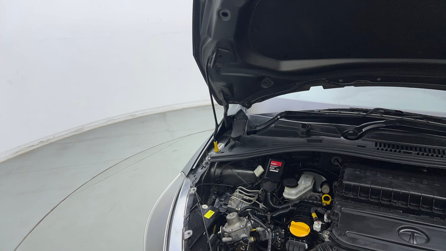 Used 2021 Tata Tiago LE Petro l+ CNG(Outside Fitted) Cng Manual engine ENGINE RIGHT SIDE HINGE & APRON VIEW
