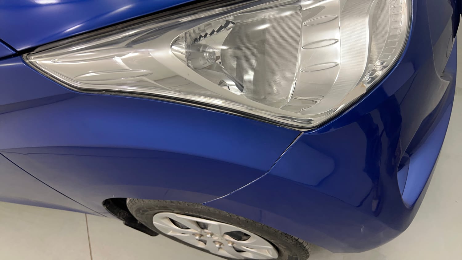 Used 2016 Hyundai Eon Magna Petrol Manual dents MINOR SCRATCH