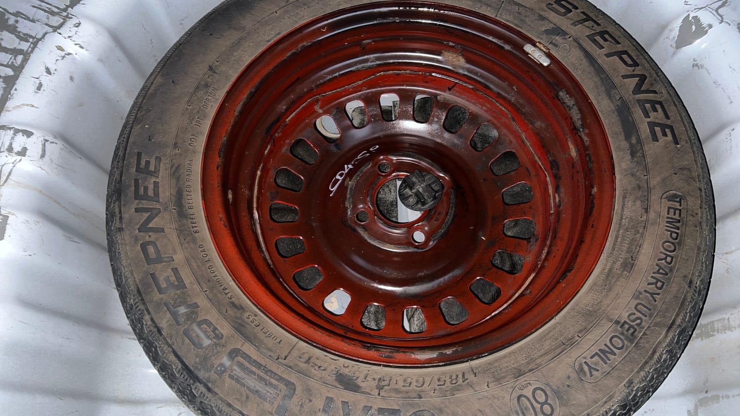 Used 2023 Nissan Magnite XE Petrol Manual tyres SPARE TYRE VIEW