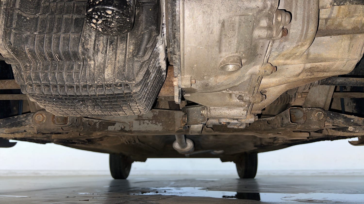 Used 2018 Renault Kwid CLIMBER 1.0 Petrol Manual extra FRONT LEFT UNDERBODY VIEW