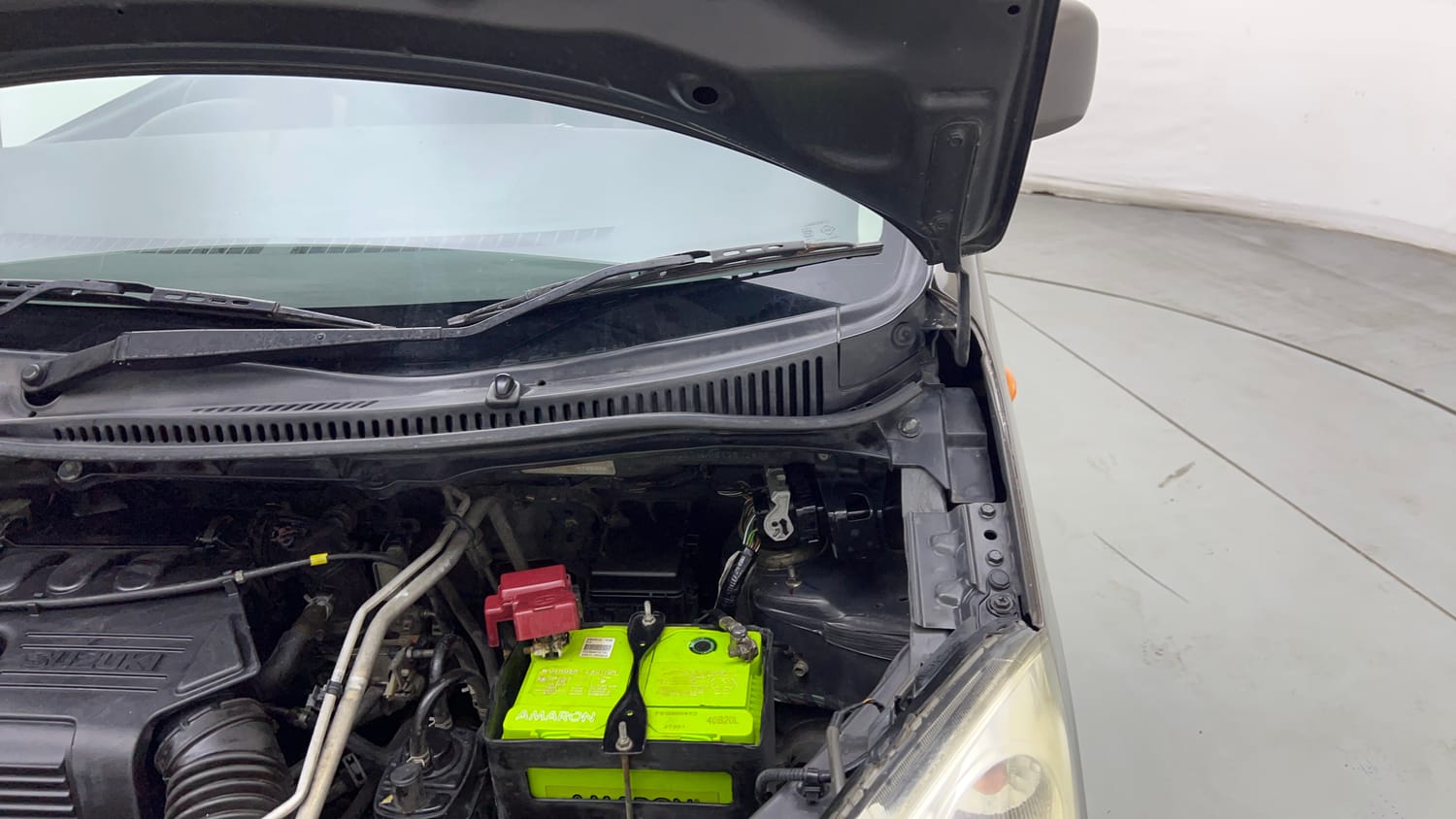 Used 2015 Maruti Suzuki Wagon R VXI Petrol Manual engine ENGINE LEFT SIDE HINGE & APRON VIEW