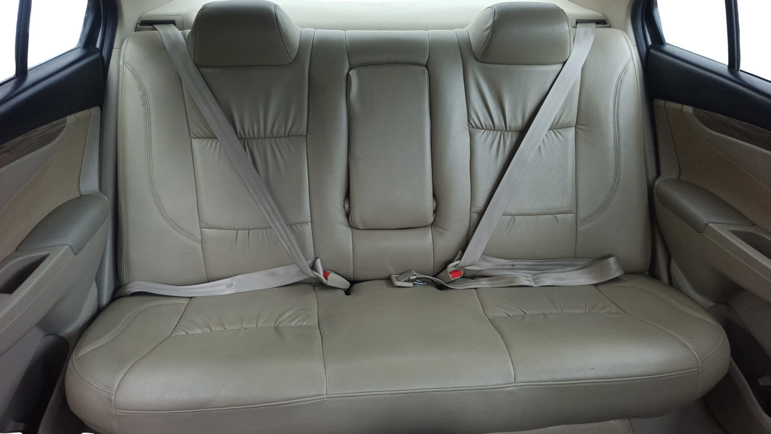 Used 2018 Maruti Suzuki Ciaz Delta Hybrid 1.5 Petrol Manual interior REAR SEAT CONDITION VIEW
