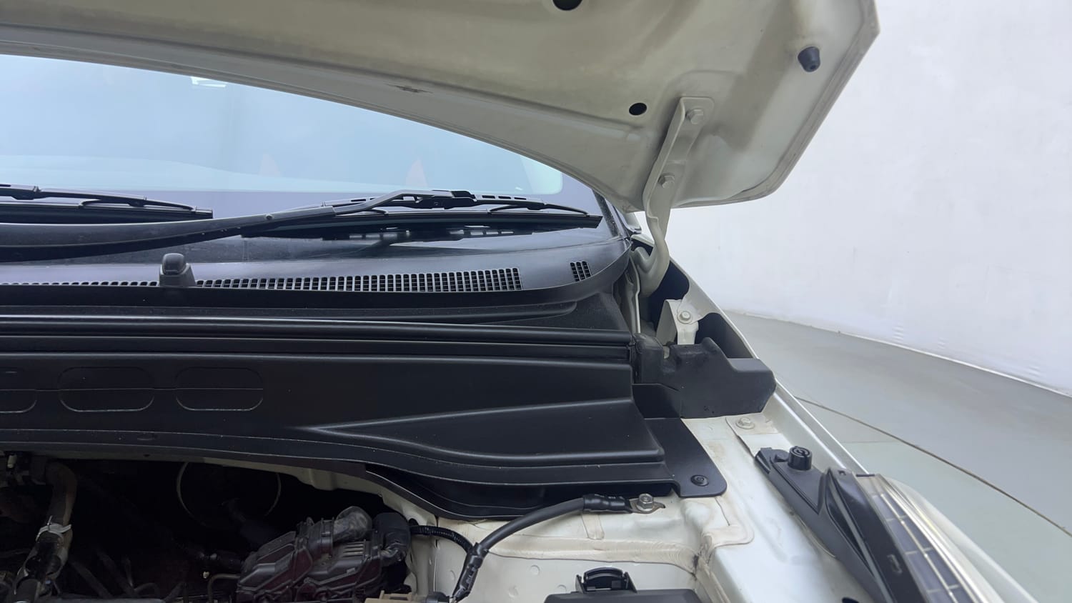 Used 2018 Hyundai Creta SX 1.6 Dual Tone Petrol Petrol Manual engine ENGINE LEFT SIDE HINGE & APRON VIEW
