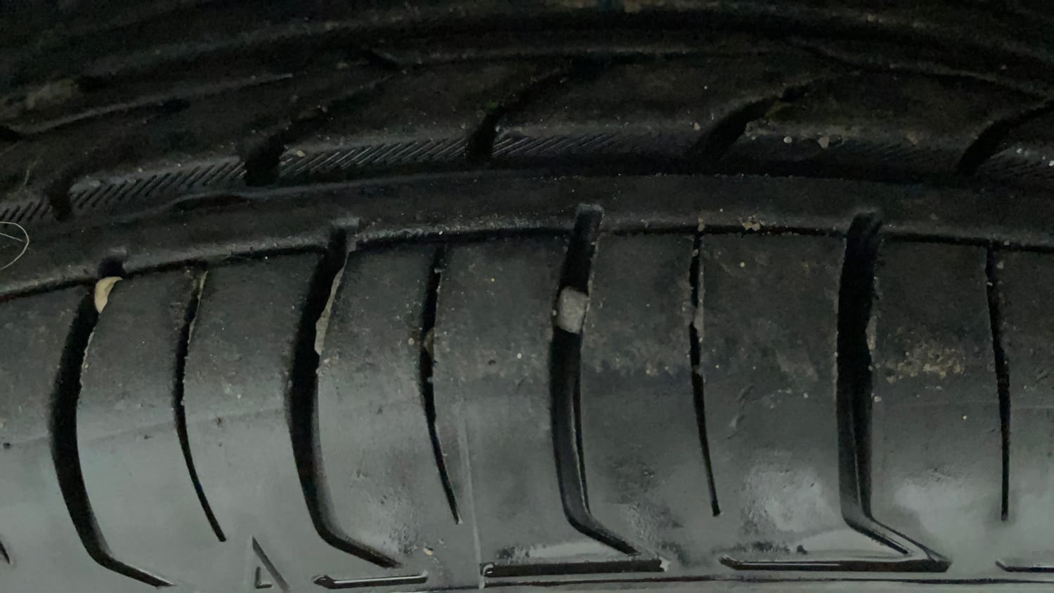 Used 2019 Hyundai Grand i10 Sportz 1.2 Kappa VTVT Petrol Manual tyres LEFT FRONT TYRE TREAD VIEW