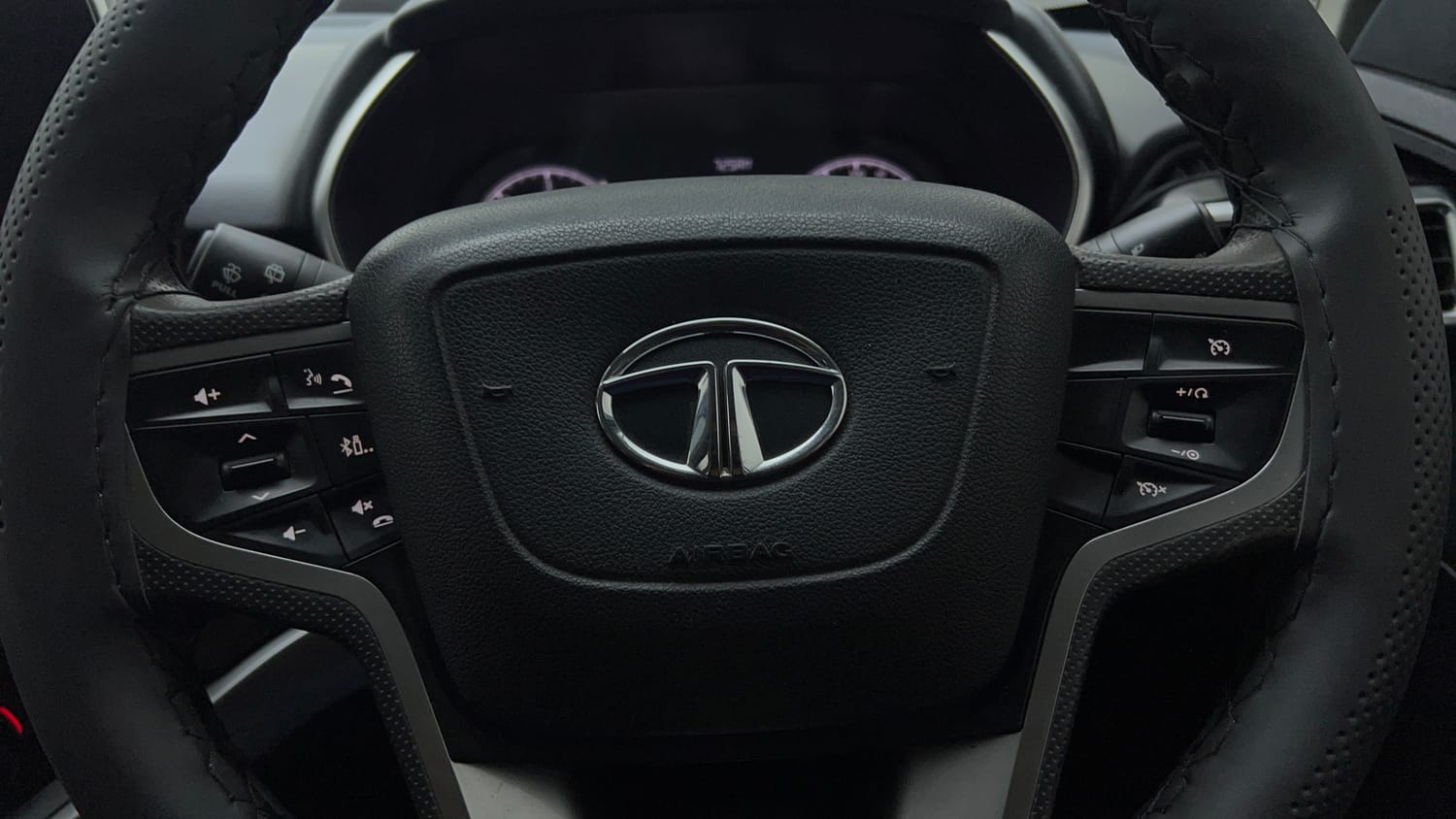 Used 2022 Tata Harrier XTA Plus Diesel Automatic top_features Cruise control