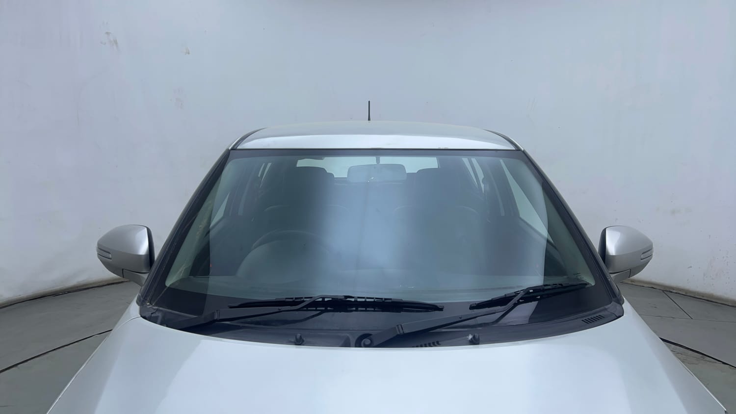 Used 2015 Maruti Suzuki Swift VXi Petrol Manual exterior FRONT WINDSHIELD VIEW