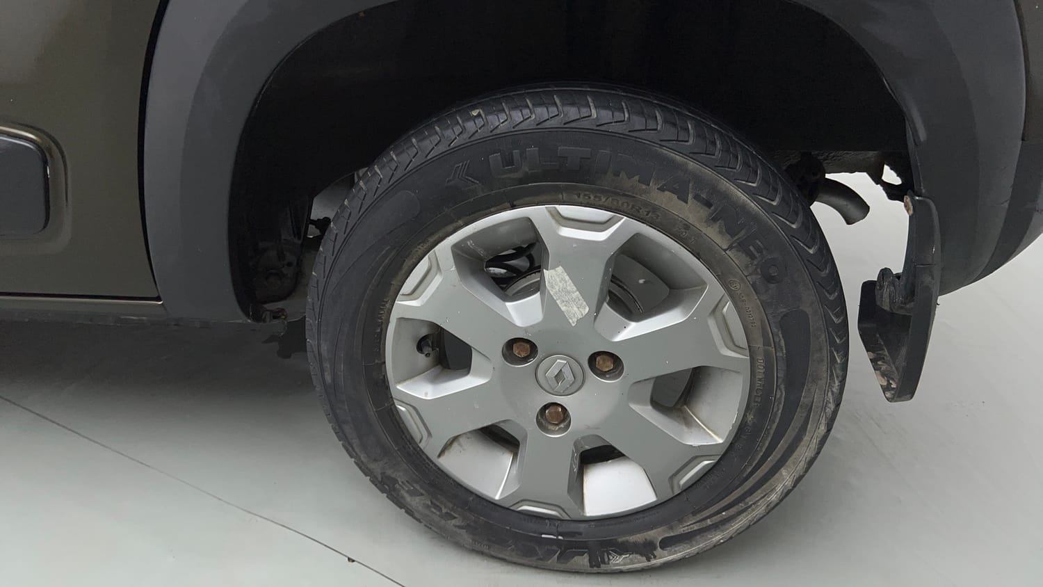 Used 2018 Renault Kwid CLIMBER 1.0 Petrol Manual tyres LEFT REAR TYRE RIM VIEW