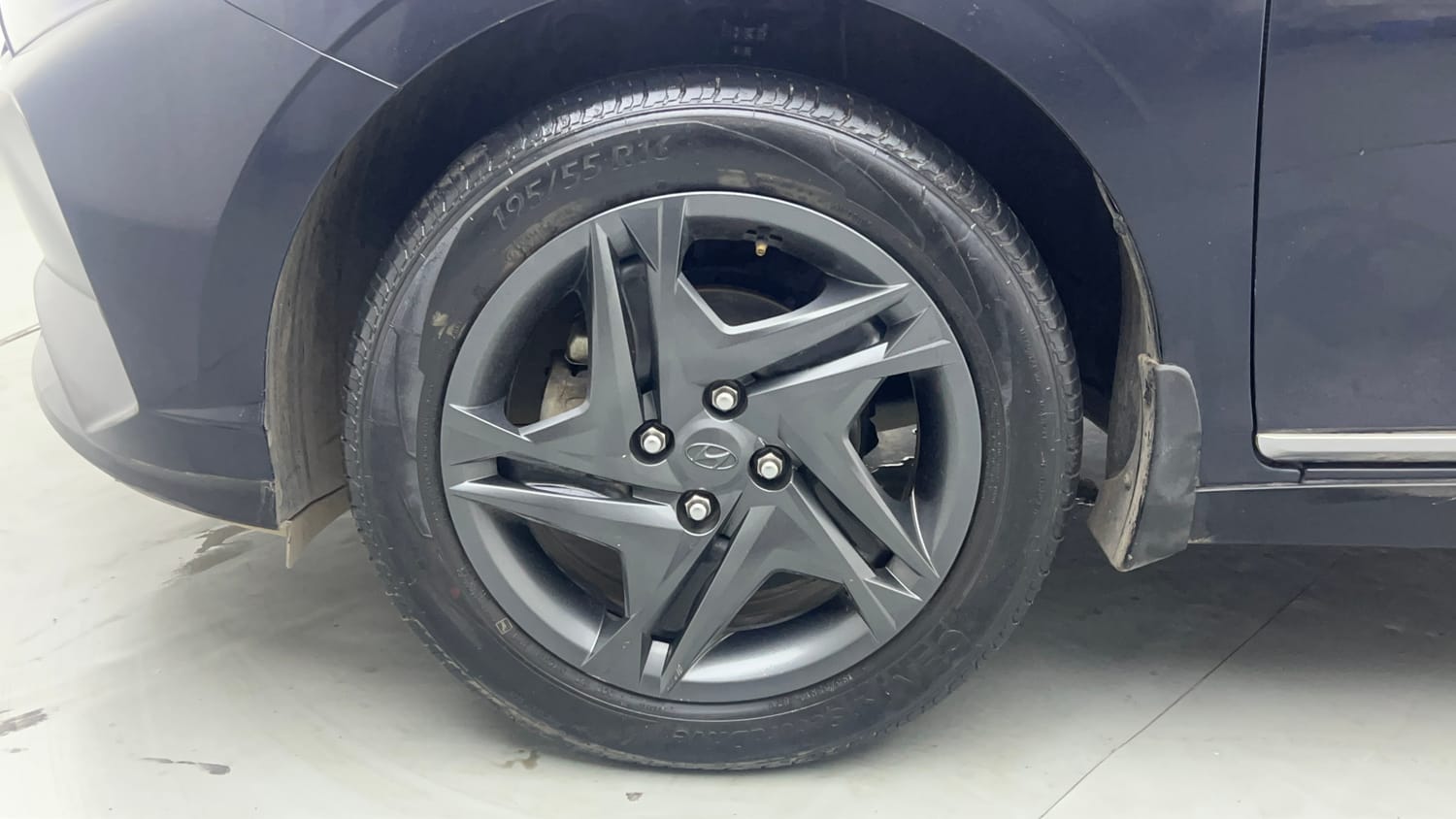 Used 2021 Hyundai i20 Sportz 1.2 MT Petrol Manual tyres LEFT FRONT TYRE RIM VIEW