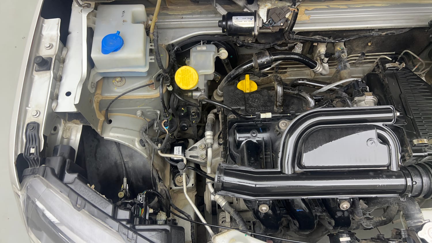 Used 2020 Renault Kwid RXT 1.0 AMT Opt Petrol Automatic engine ENGINE RIGHT SIDE VIEW