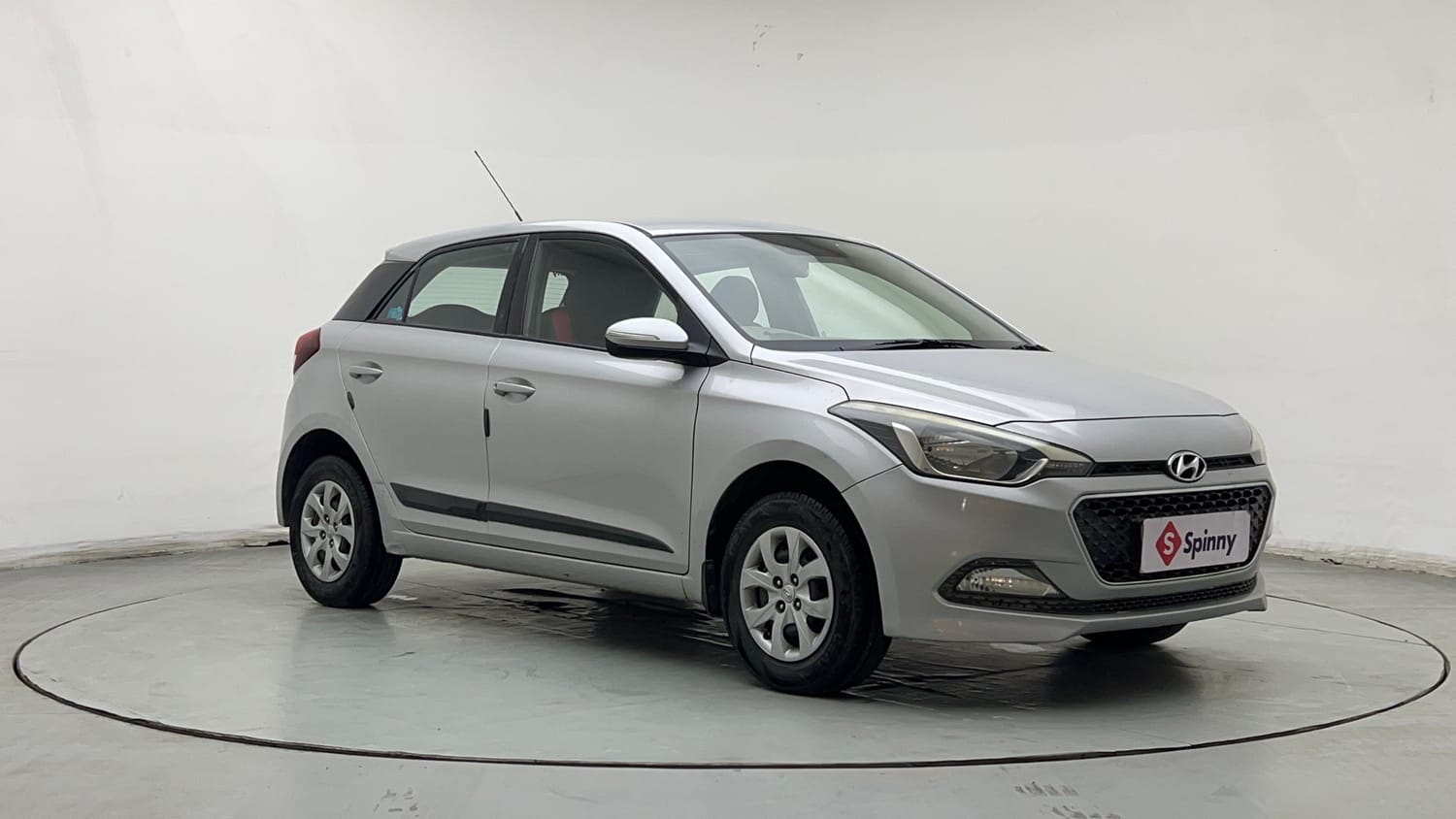 Used 2017 Hyundai Elite i20 Sportz 1.2 Petrol Manual exterior RIGHT FRONT CORNER VIEW