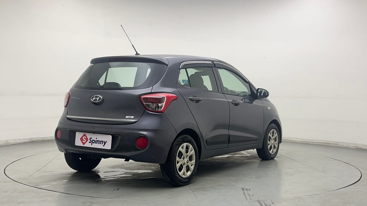 Used 2018 Hyundai Grand i10 Magna 1.2 Kappa VTVT Petrol Manual exterior RIGHT REAR CORNER VIEW