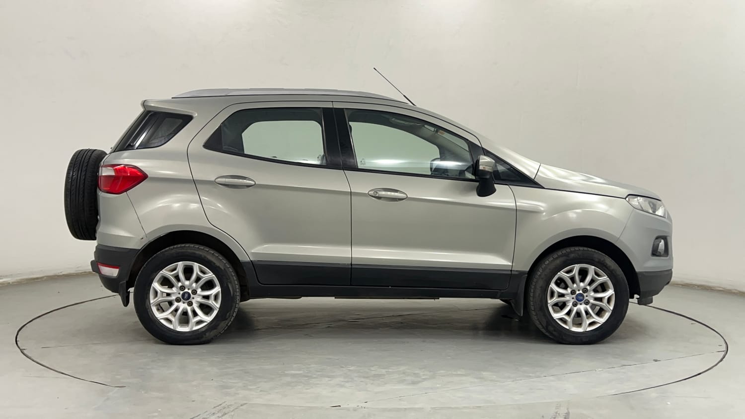 Used 2013 Ford EcoSport Titanium 1.5 TDCi Diesel Manual exterior RIGHT SIDE VIEW