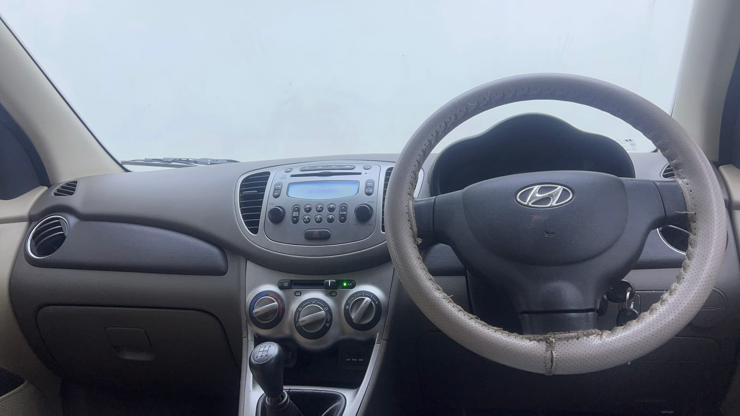 Used 2013 Hyundai i10 Sportz 1.2 Kappa2 Petrol Manual interior DASHBOARD VIEW