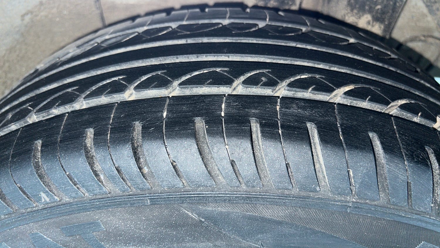 Used 2017 Hyundai Elite i20 Sportz 1.2 Petrol Manual tyres LEFT REAR TYRE TREAD VIEW