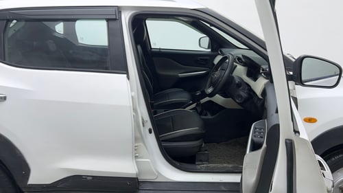Used 2023 Nissan Magnite XE Petrol Manual interior RIGHT SIDE FRONT DOOR CABIN VIEW