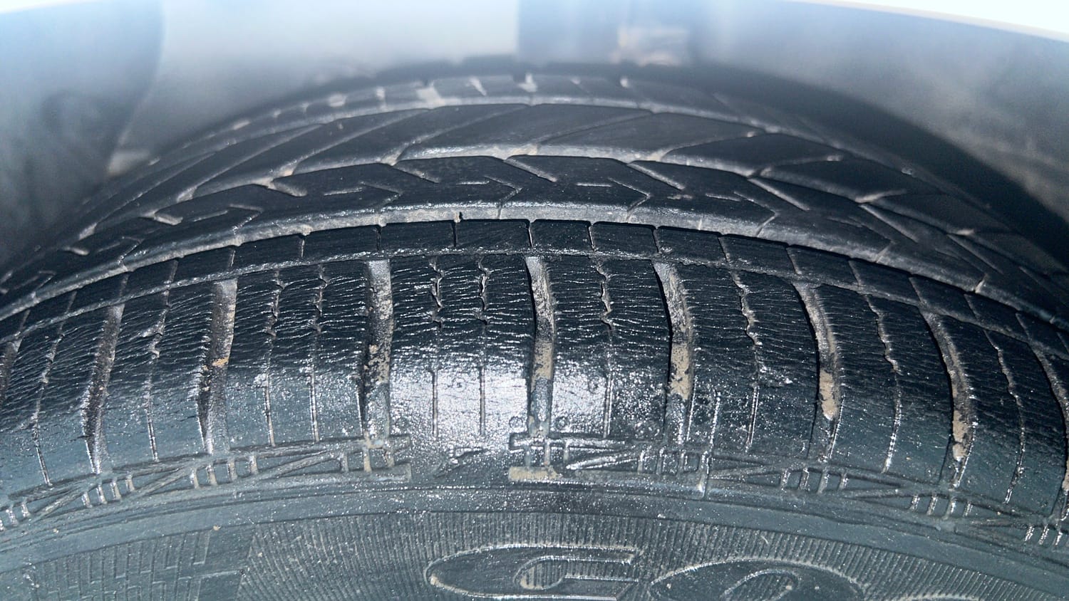 Used 2015 Hyundai Grand i10 Magna 1.2 Kappa VTVT Petrol Manual tyres LEFT FRONT TYRE TREAD VIEW