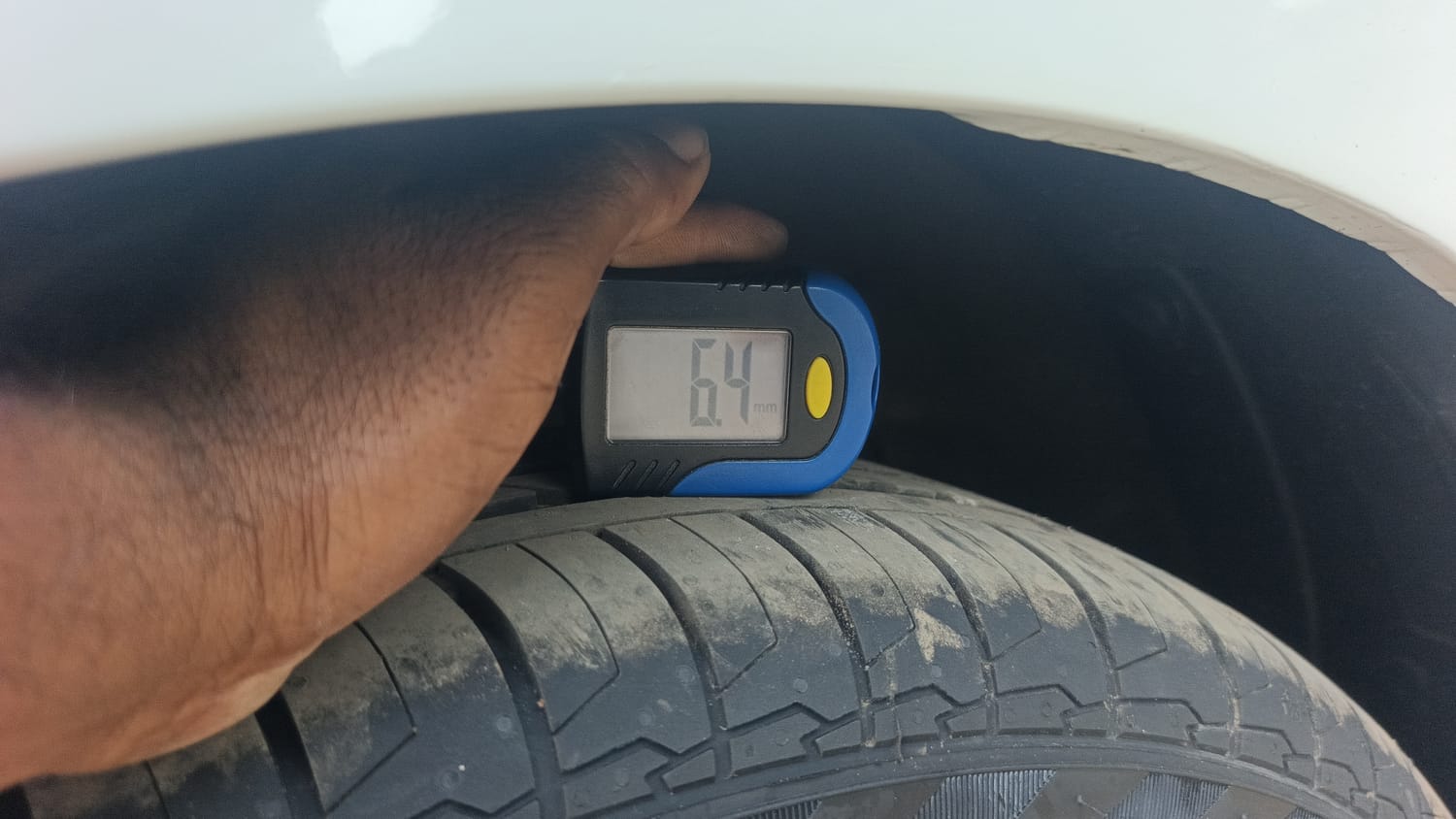 Used 2018 Maruti Suzuki Ciaz Delta Hybrid 1.5 Petrol Manual tyres LEFT FRONT TYRE TREAD VIEW